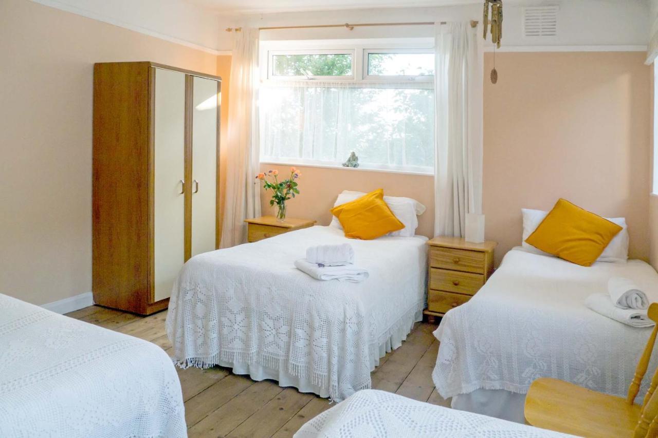 Healing Waters Sanctuary For Exclusive Private Hire And Self Catering Board, Vegetarian, Alcohol & Wifi Free Retreat In Glastonbury Bed & Breakfast Exterior photo