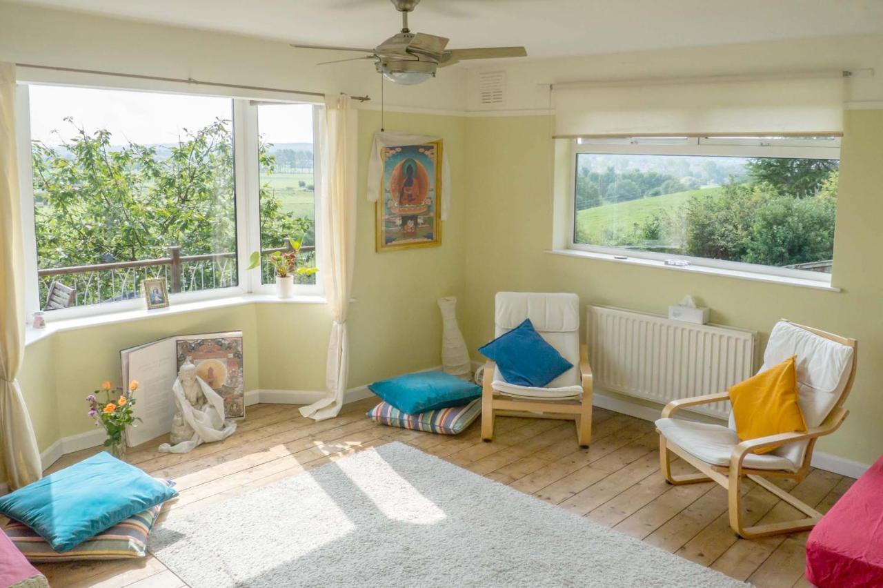 Healing Waters Sanctuary For Exclusive Private Hire And Self Catering Board, Vegetarian, Alcohol & Wifi Free Retreat In Glastonbury Bed & Breakfast Exterior photo