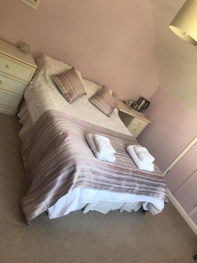 Healing Waters Sanctuary For Exclusive Private Hire And Self Catering Board, Vegetarian, Alcohol & Wifi Free Retreat In Glastonbury Bed & Breakfast Exterior photo