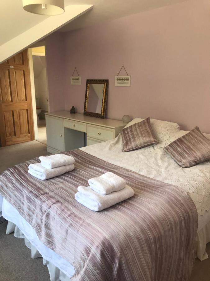 Healing Waters Sanctuary For Exclusive Private Hire And Self Catering Board, Vegetarian, Alcohol & Wifi Free Retreat In Glastonbury Bed & Breakfast Exterior photo